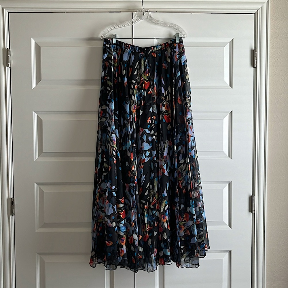 Women’s full length skirt, size XL